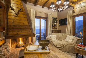 Rock Dandy Deluxe Chalet