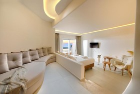 Anax Resort & Spa