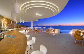 Anax Resort & Spa