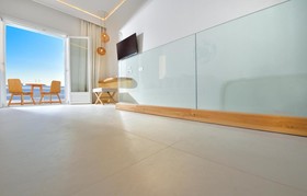 Anax Resort & Spa