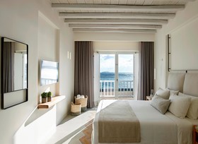 Bill & Coo Coast Suites
