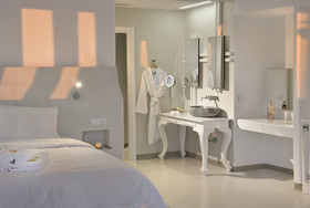 Amazon Mykonos Resort & Spa