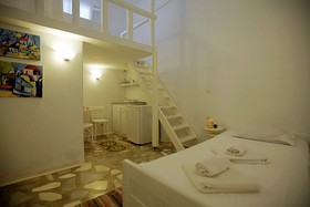 Voula Apartments & Rooms
