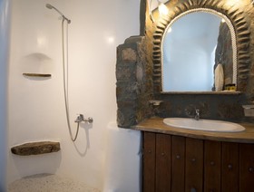 Mykonos Lolita, A Grecotel Resort to Live