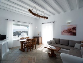 Mykonos Lolita, A Grecotel Resort to Live