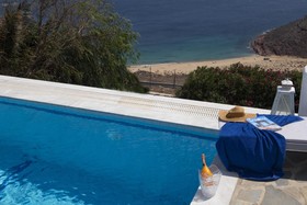Siourdas Mykonos Villas