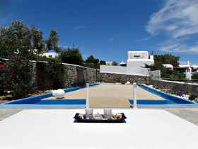 Mykonian Breeze