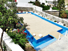 Mykonian Breeze