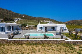Villa Umbo by Mykonos Pearls