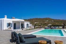 Villa Umbo by Mykonos Pearls