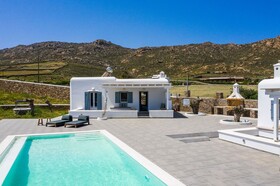 Villa Umbo by Mykonos Pearls