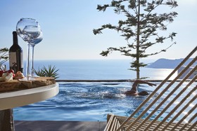 Myconian Utopia Relais & Chateaux