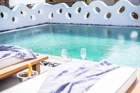 Portes Mykonos