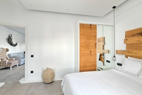 Portes Mykonos