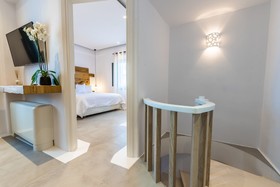 Portes Mykonos