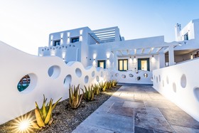 Portes Mykonos