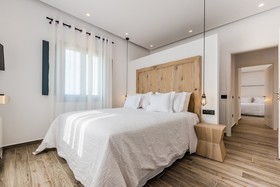 Portes Mykonos