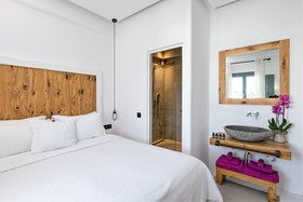 Portes Mykonos