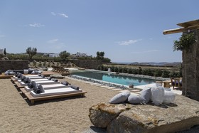 Portes Mykonos