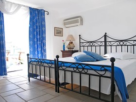 Mykonian Iros