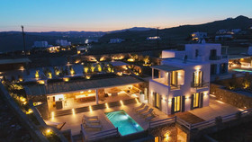 Villa Moonflower
