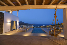 Villa Moonflower