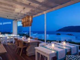 Archipelagos Hotel