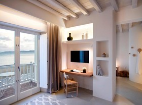 Bill & Coo Suites & Lounge