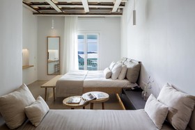 Bill & Coo Suites & Lounge