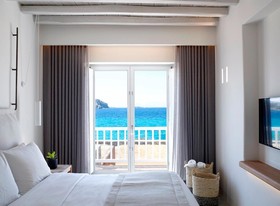 Bill & Coo Suites & Lounge