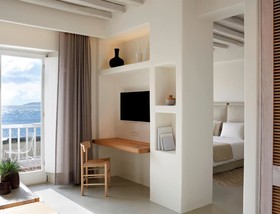 Bill & Coo Suites & Lounge