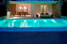 Bill & Coo Suites & Lounge