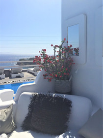 Flaskos Suites