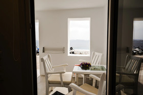 Flaskos Suites