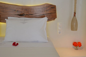 Flaskos Suites