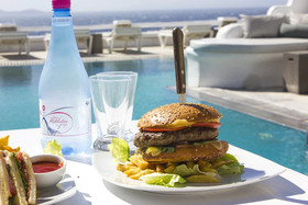 Flaskos Suites