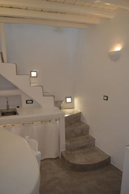 Flaskos Suites