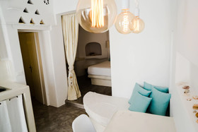 Flaskos Suites