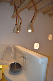 Flaskos Suites
