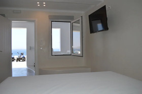 Flaskos Suites