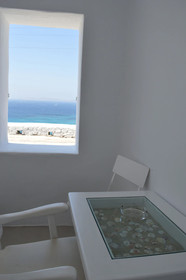Flaskos Suites