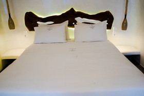 Flaskos Suites