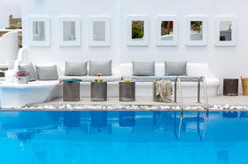 Flaskos Suites