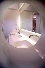 Flaskos Suites