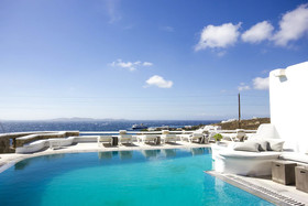 Flaskos Suites