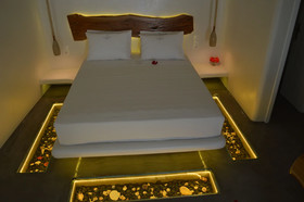 Flaskos Suites