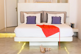 Flaskos Suites