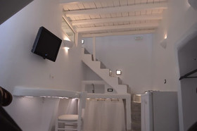 Flaskos Suites