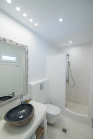 Flaskos Suites