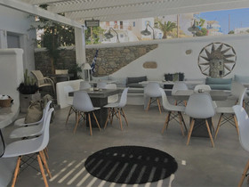 Flaskos Suites